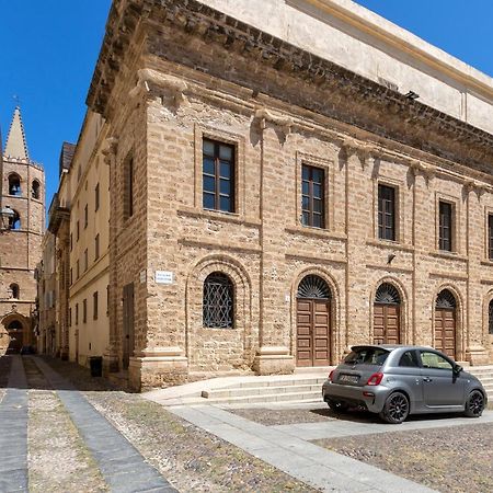 La Finestra Sul Teatro Apartment Alghero Bagian luar foto