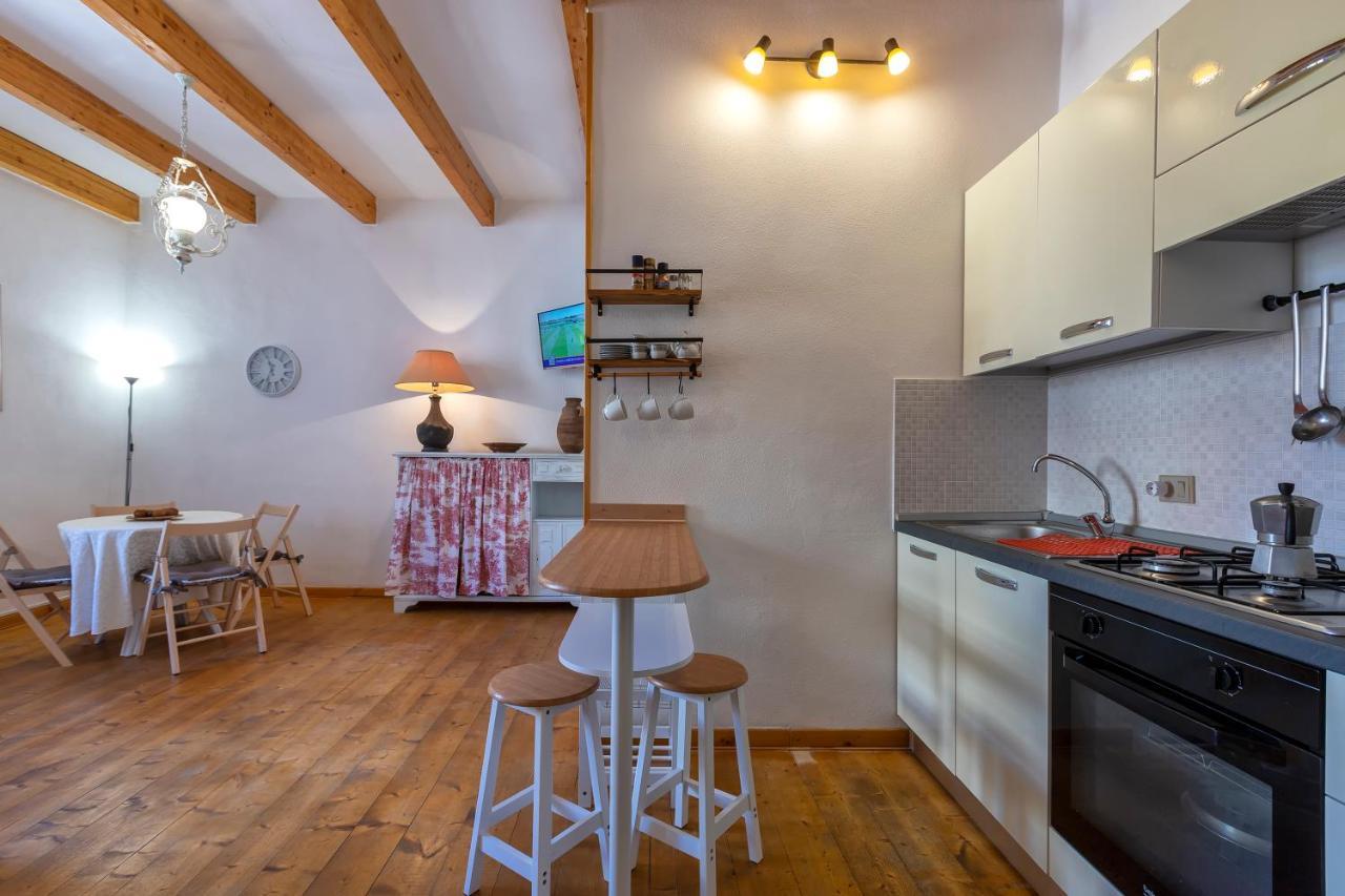 La Finestra Sul Teatro Apartment Alghero Bagian luar foto