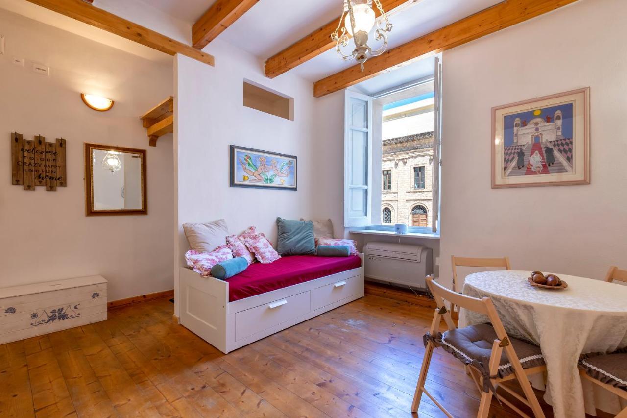 La Finestra Sul Teatro Apartment Alghero Bagian luar foto