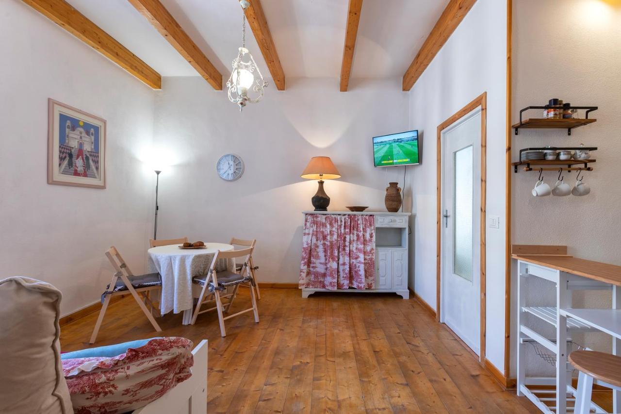 La Finestra Sul Teatro Apartment Alghero Bagian luar foto