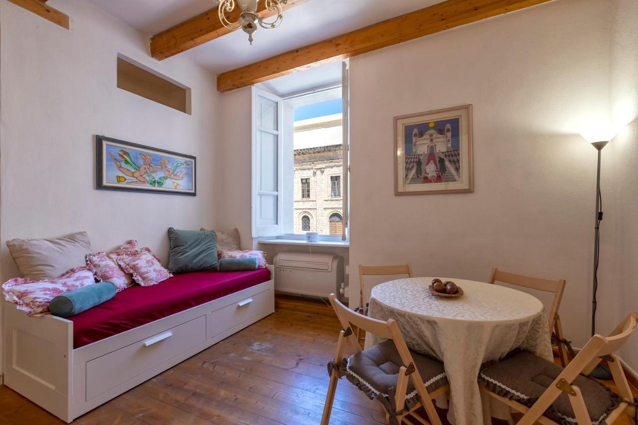La Finestra Sul Teatro Apartment Alghero Bagian luar foto