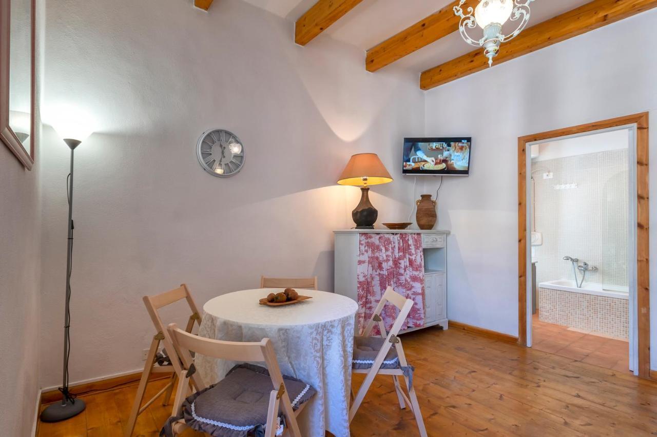 La Finestra Sul Teatro Apartment Alghero Bagian luar foto